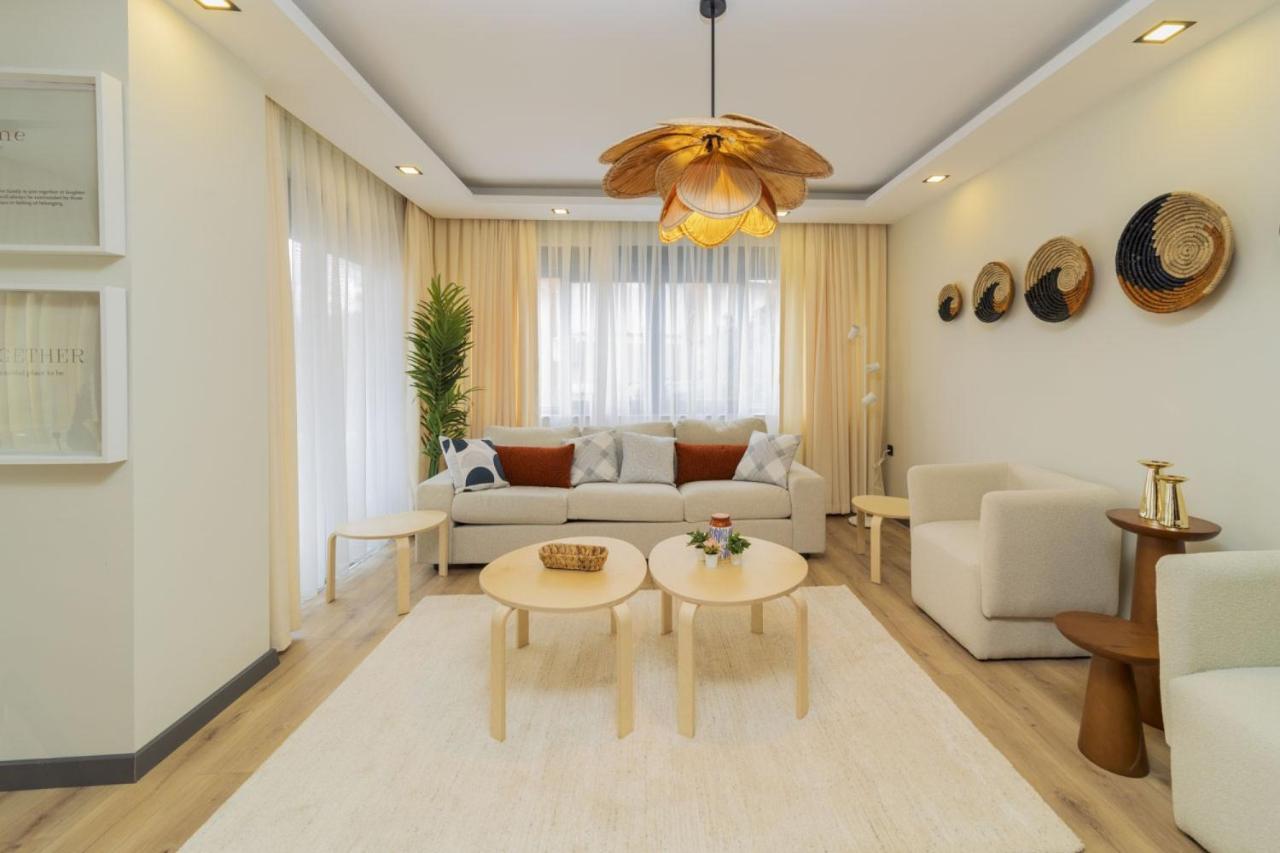 Sleek And Central In Muratpasa Apartament *